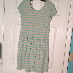 Girl dress light green and cream